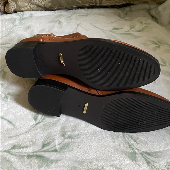 Ralph Lauren Hermione Booties NIB 5.5  Saddle Tan - Picture 6 of 6